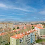 Luxury Duplex In Benfica 15 Min To Airport