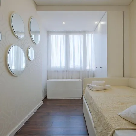Luxury Duplex In Benfica 15 Min To Airport Lisbon